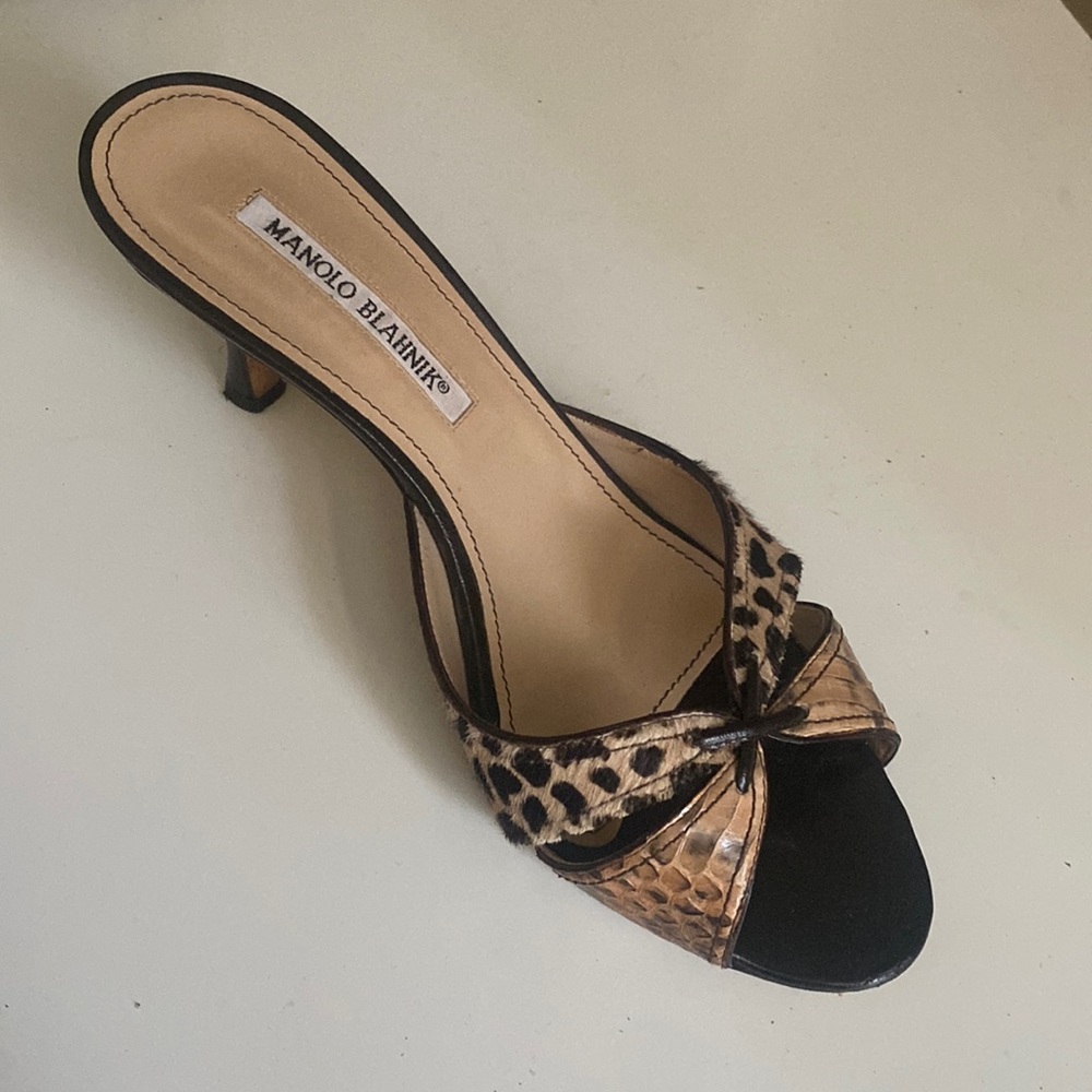 Manolo Blahnk kitten heels